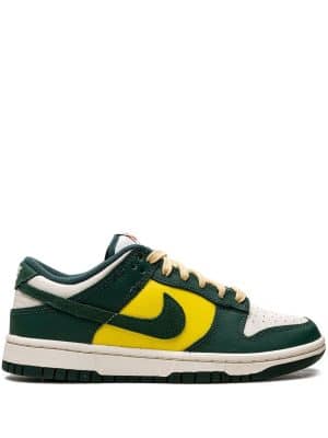 Nike Dunk Low sneakers