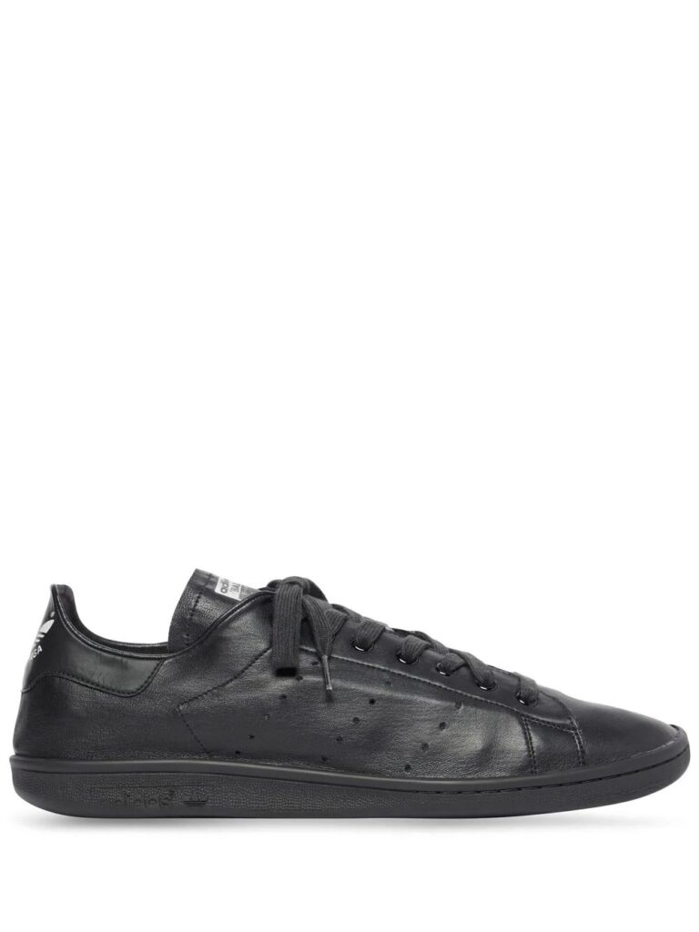 Balenciaga low-top leather sneakers
