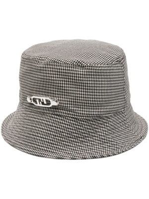 FENDI houndstooth logo-plaque bucket hat