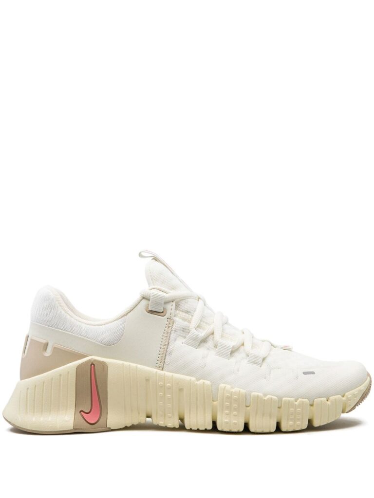 Nike Free Metcon 5 "Sail/Sanddrift" sneakers