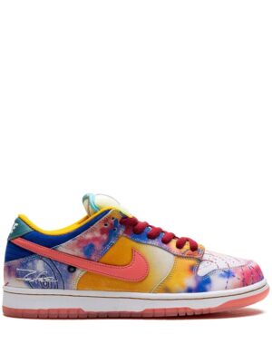 Nike Dunk Low SB “Friends & Family