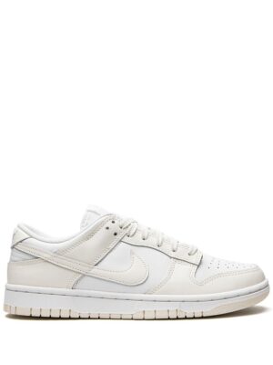 Nike Dunk Low sneakers